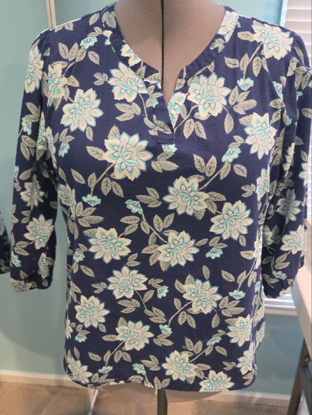 Ladies Print Top - Picture 2 of 4